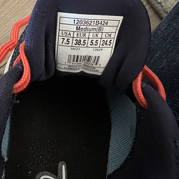 Women’s Brooks Athletic Shoes Sneakers Size 7.5 - Picture 5 of 9